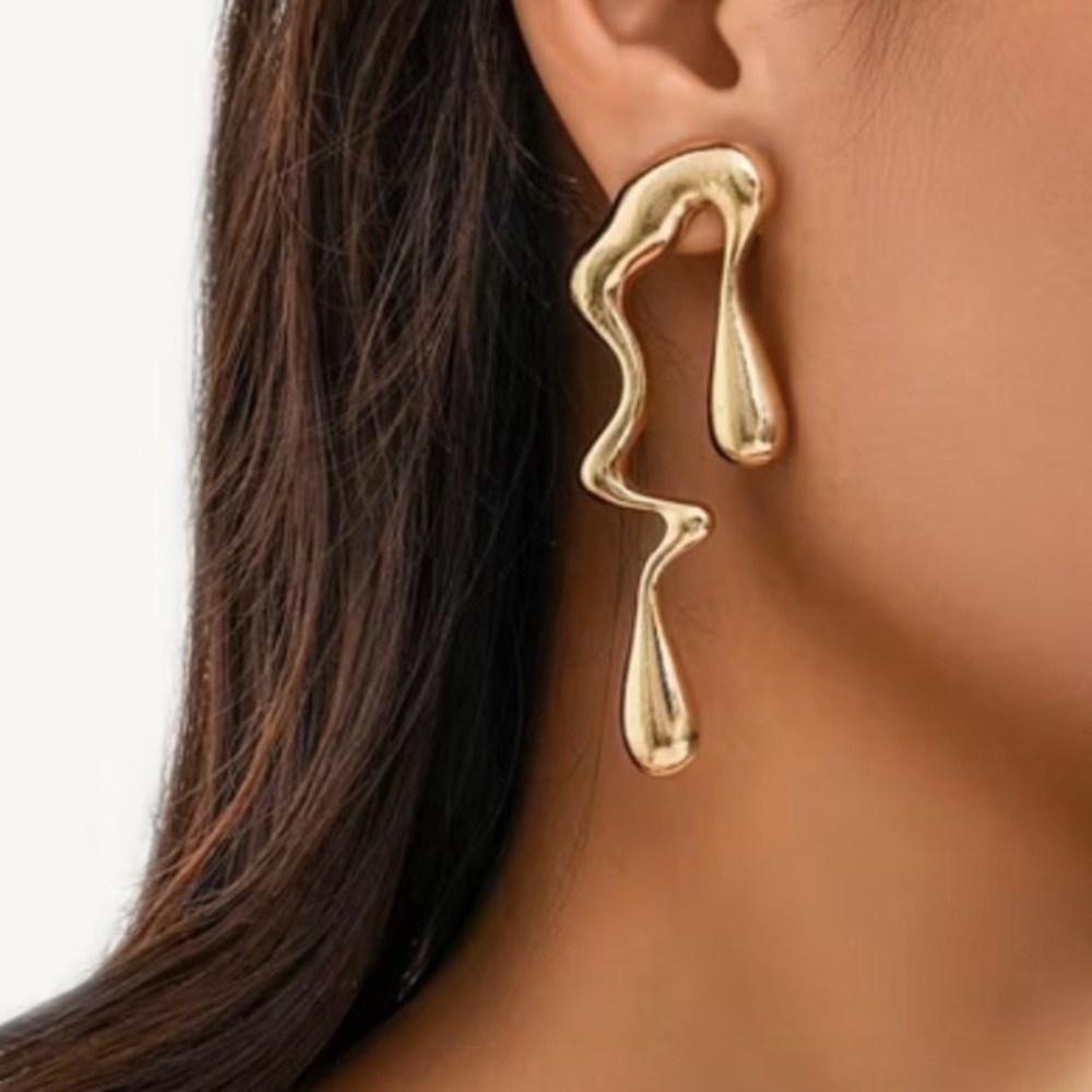 NWT ⚜️👑⚜️ Natasha Couture Gorgeous Water Drop Statement Earrings